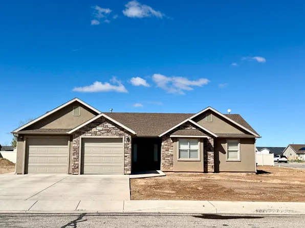 4941 N Bald Eagle Dr, Enoch, UT 84721