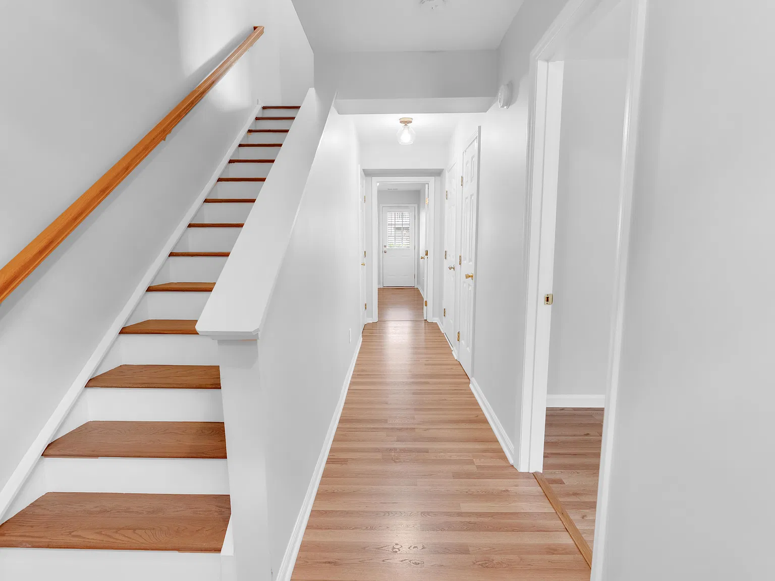 3 bed, 1980 sqft, $2,200 — Photo 3