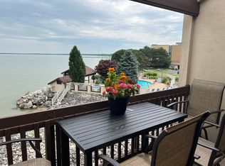 1803 E Perry St APT 47, Port Clinton, OH 43452