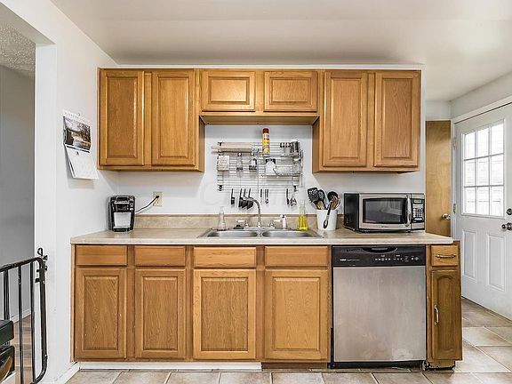 3rd image of 6106 Bolamo Ct
