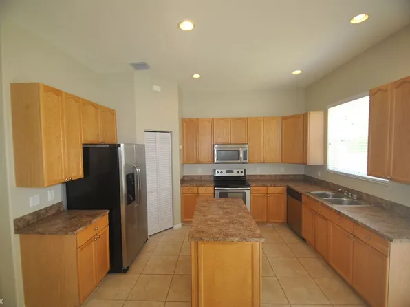 1180 W Magnolia Cir, Delray Beach, FL 33445