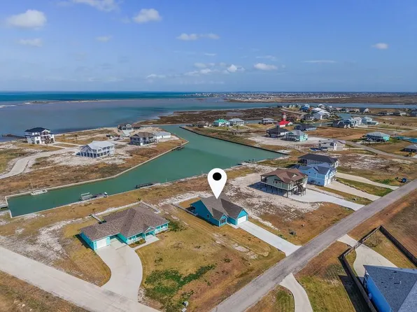 1515 Cape Velero Dr, Rockport, TX 78382