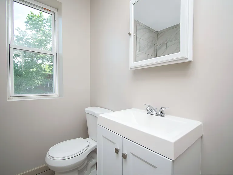 479 Farmington Ave #306 — Photo 6