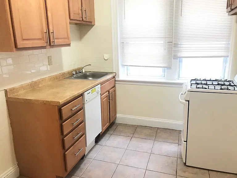 13 Dean St #3 — Photo 3
