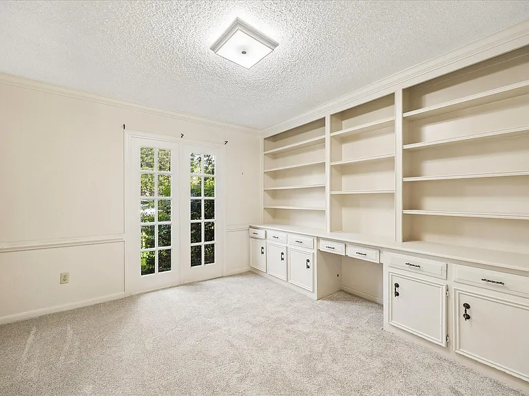 15823 Pebble Bend Dr — Photo 5
