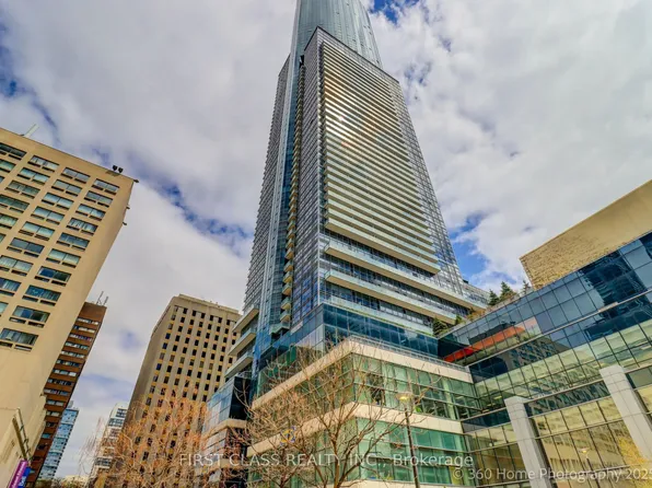 386 Yonge St, Toronto, ON