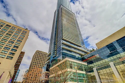 386 Yonge St Photo 1