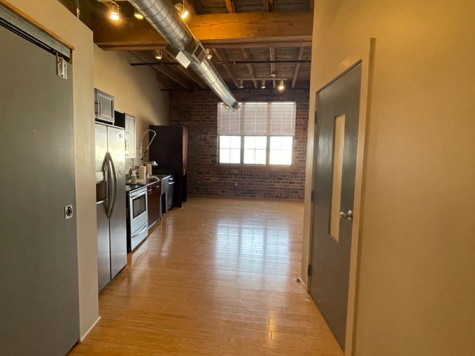 Photo of similar unit. Please note that colors, finishes, and fixtures may vary.