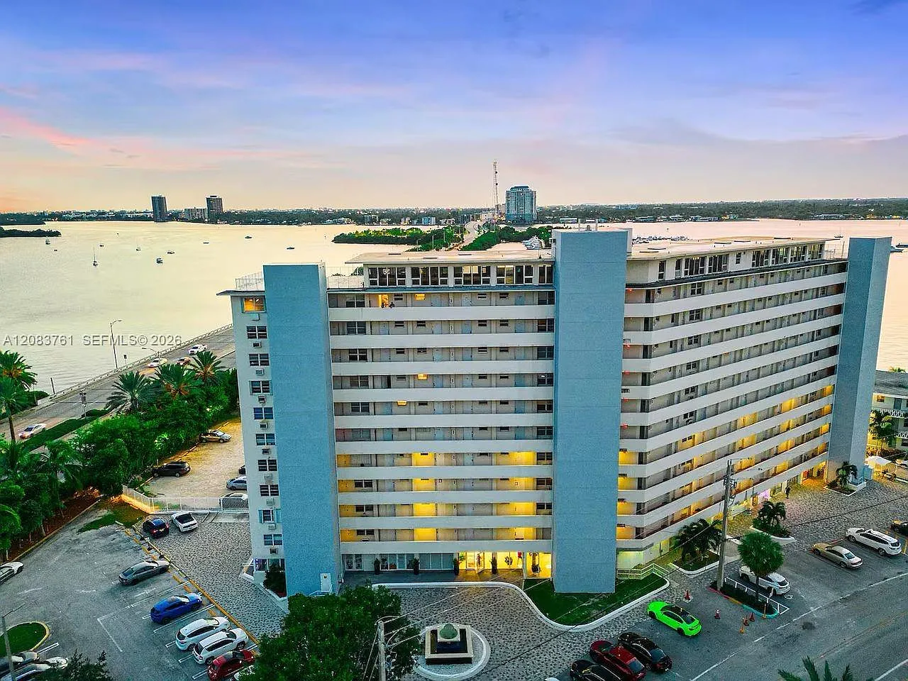 Bayshore Yacht & Tennis C — Photo 3