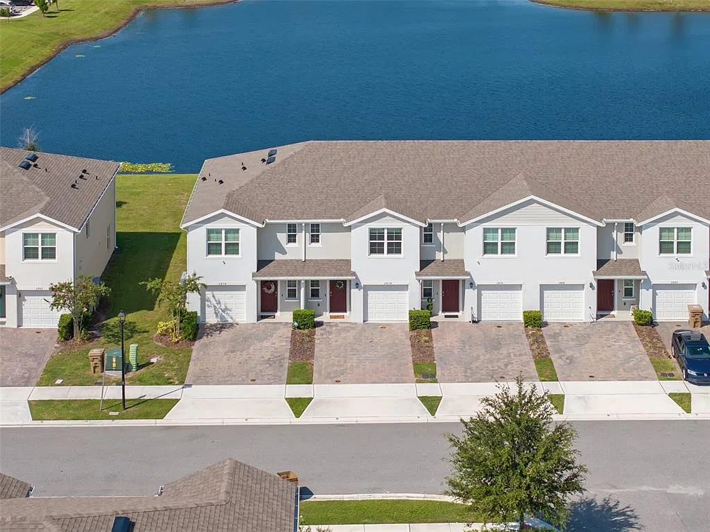 3 bed, 2.5 bath, 1452 sqft, $2,500 — Photo 1
