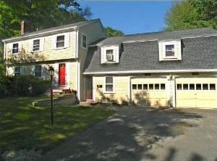 17 Plymouth River Rd, Hingham, MA 02043