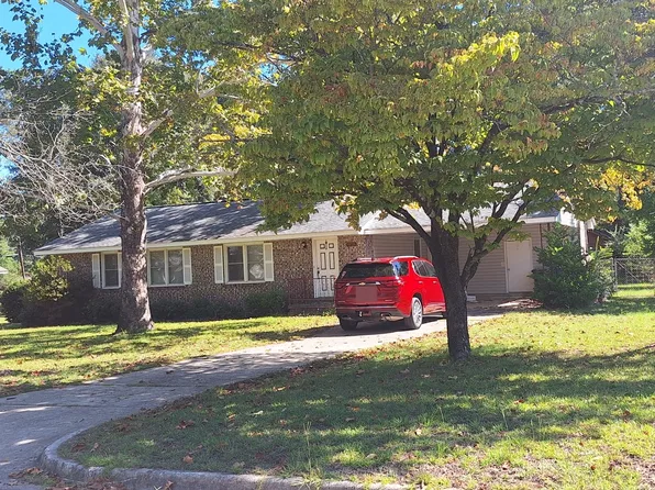 1203 Skyline Dr, Dublin, GA 31021
