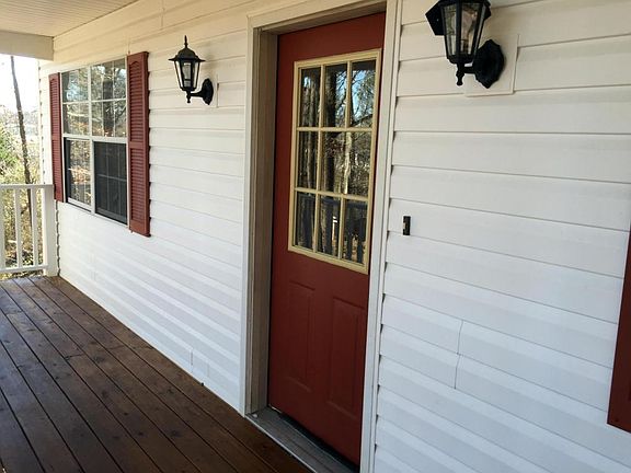 3rd image of 512 Foster Dr
