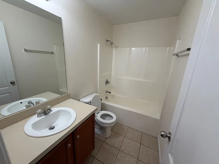 161-163 Melody Ln NW — Photo 8