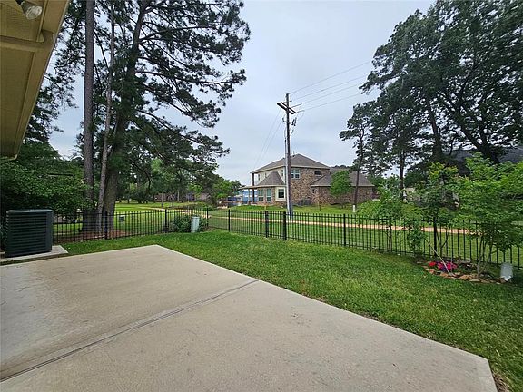 3rd image of 3031 Whitman Dr