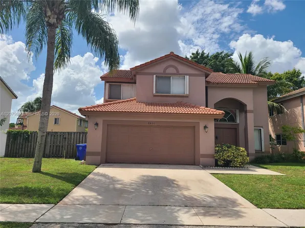 8820 SW 13th St, Hollywood, FL 33025