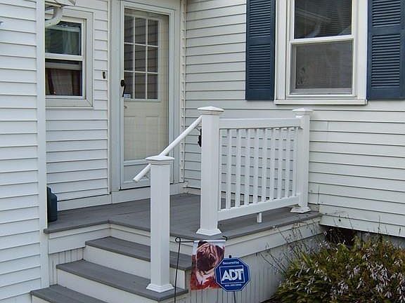 4th image of 10 Revere St