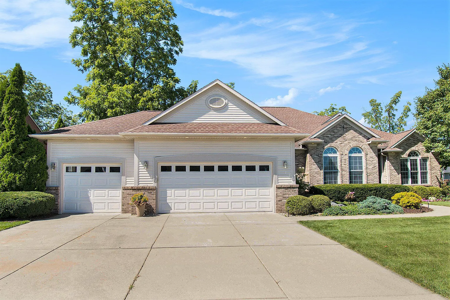 11261 Jerryson Dr photo 1