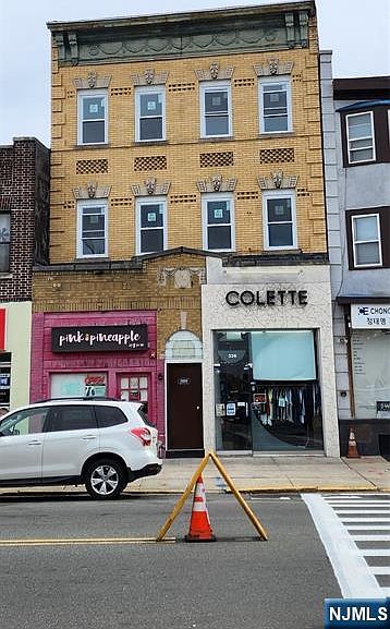 1st image of 326 Broad Ave