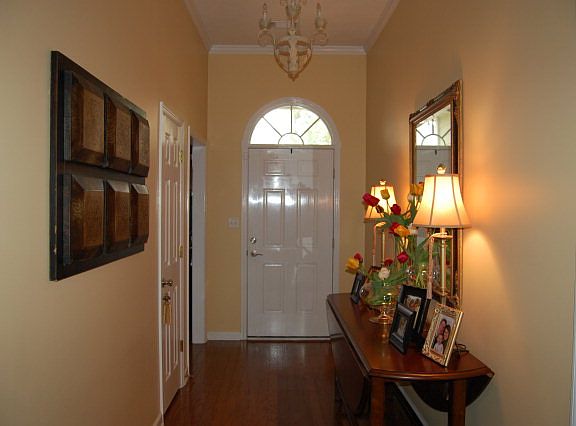 Entry/Foyer