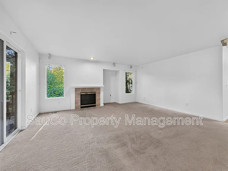 1861 SE 47th Ave — Photo 12