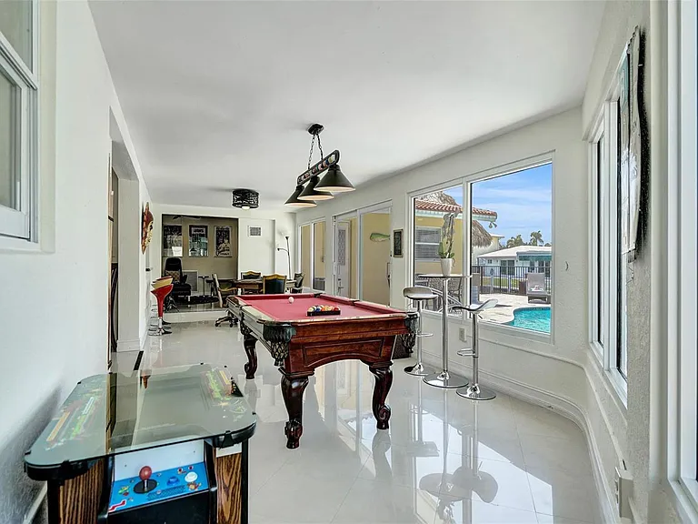 2051 Coral Reef Dr — Photo 21