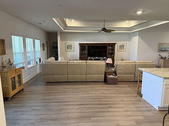 Breakfast nook & living area