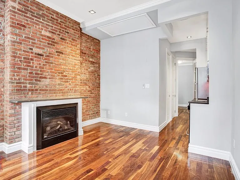 53 Leroy St #R3C — Photo 2