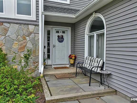3rd image of 9 Braemar Dr
