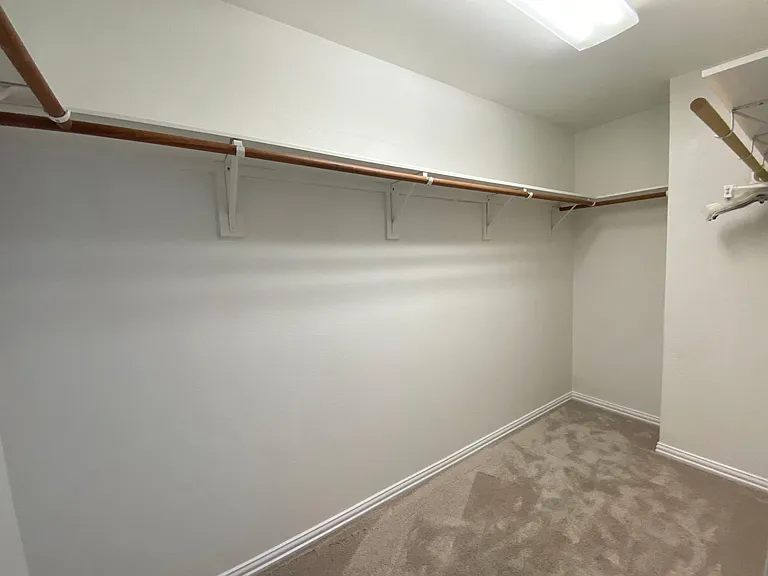 2125 Columbia Dr — Photo 24