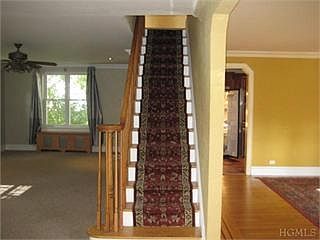 4th image of 9 Holly St