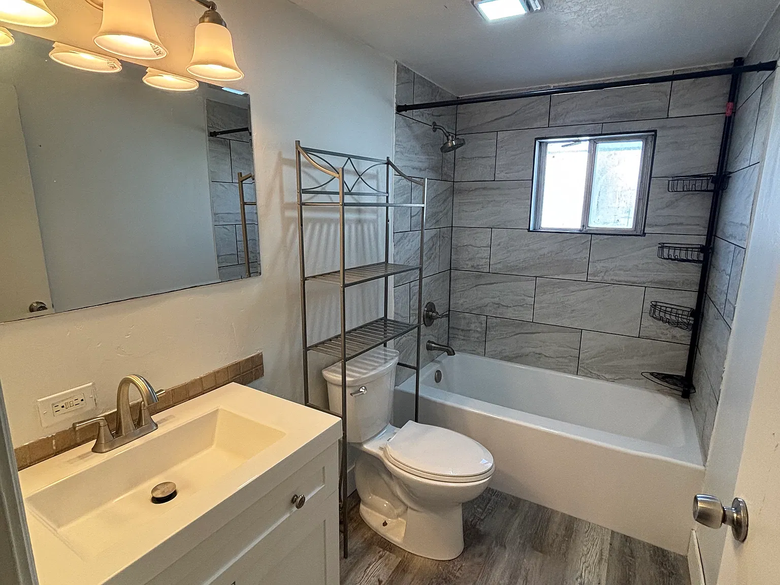4 bed, 1237 sqft, $1,800 — Photo 4