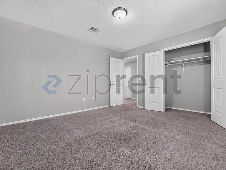 536 Ayinger Ln — Photo 14
