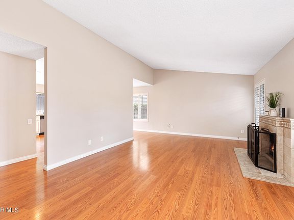 5th image of 551 W Fargo St