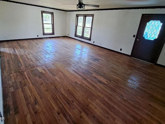 2nd image of 710 E 1st St