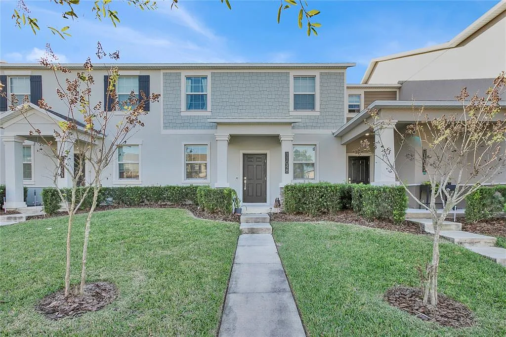 3 bed, 2.5 bath, 1518 sqft, $2,650 — Photo 1