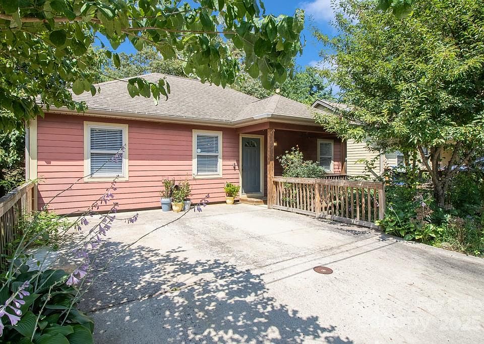 1st image of 47 Kentucky Dr