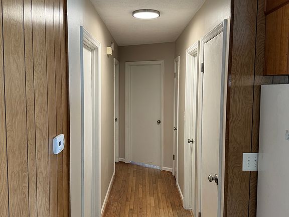 Hallway to bedrooms/bathrooms
