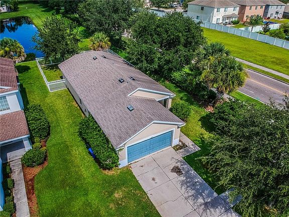 4th image of 11401 Crestlake Village Dr
