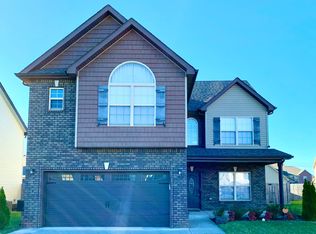 932 Tanager Ct, Clarksville, TN 37040