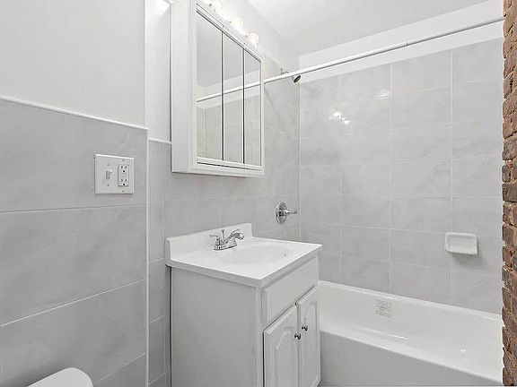 3rd image of 343 E 66th St APT 27