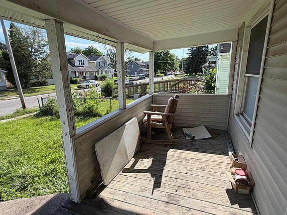 3rd image of 1482 Genessee Ave