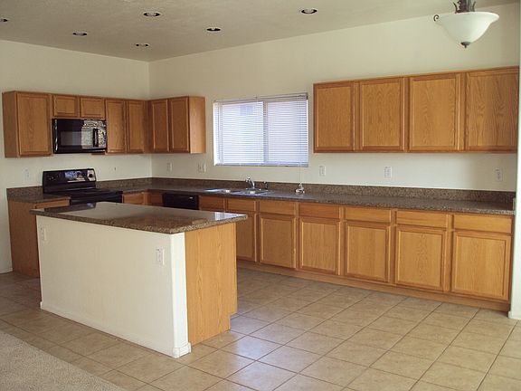 4th image of 1061 S Bogle Ct