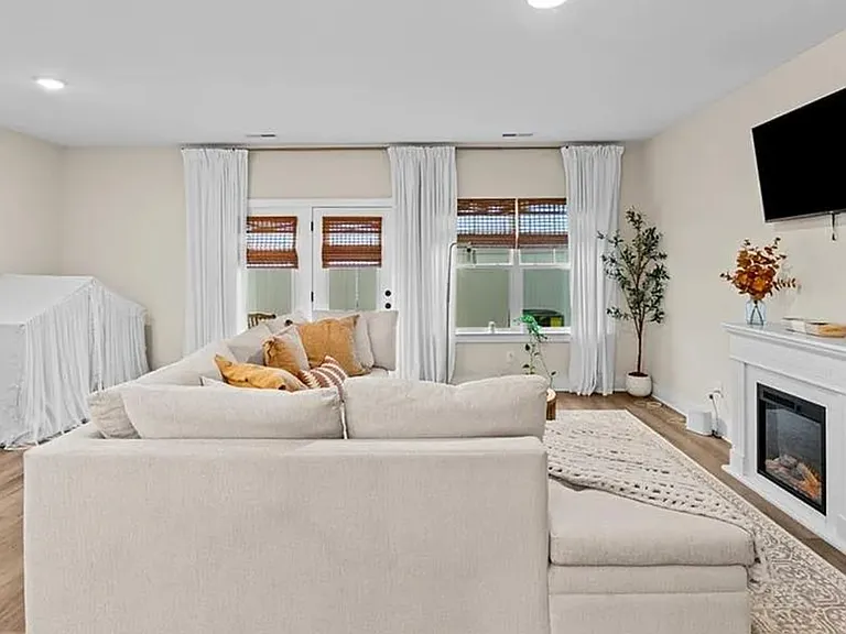 4902 Cannon Crossing Way — Photo 9