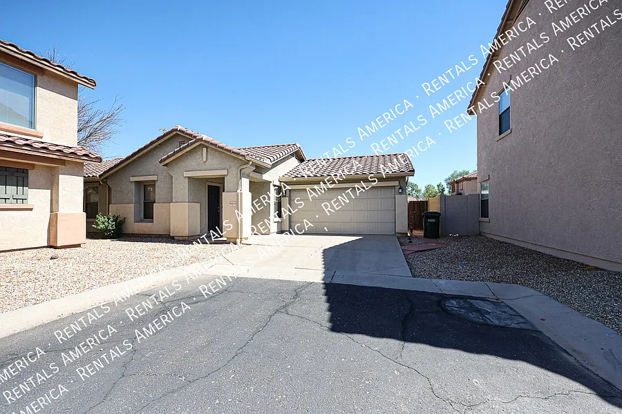 3 bedroom 2 bath in N Phx — Photo 2
