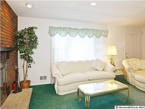 2nd image of 724 8th Ave