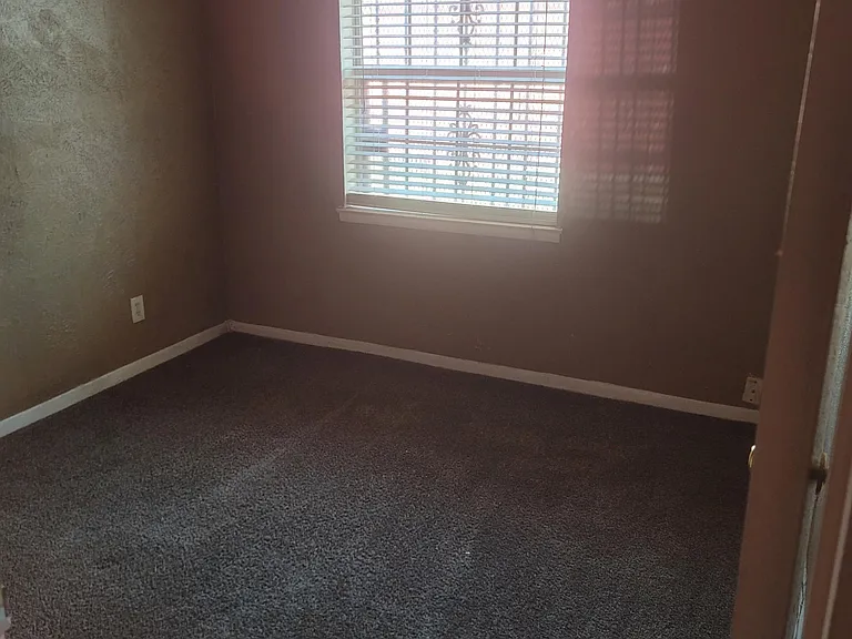 3806 Golden Hills Dr — Photo 7