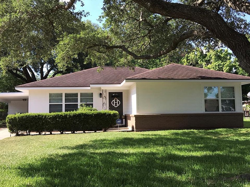 1st image of 2105 Hillcrest Dr