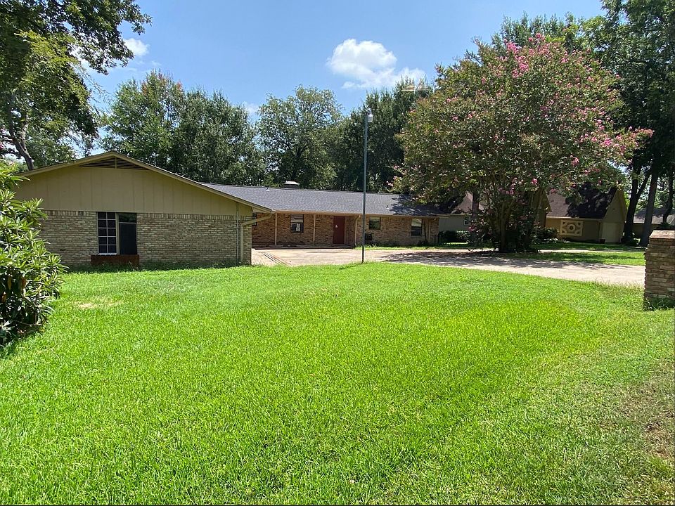 1st image of 186 1st Oak Dr