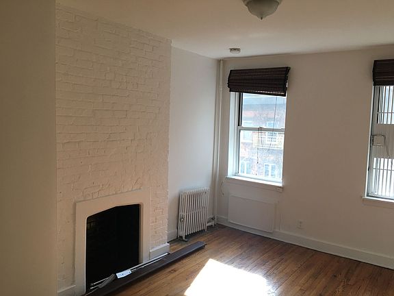 3rd image of 141 E 13th St APT 4D